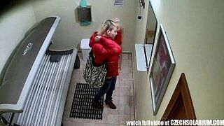 Pierced PUSSY Snooped in Tanning Bed - porn video